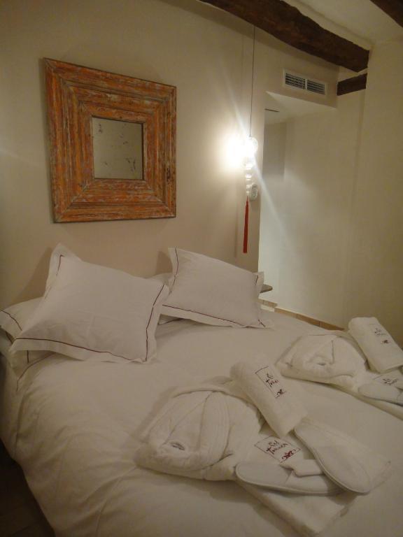 Hotel Rural Cal Torner Adults Only Guiamets 객실 사진
