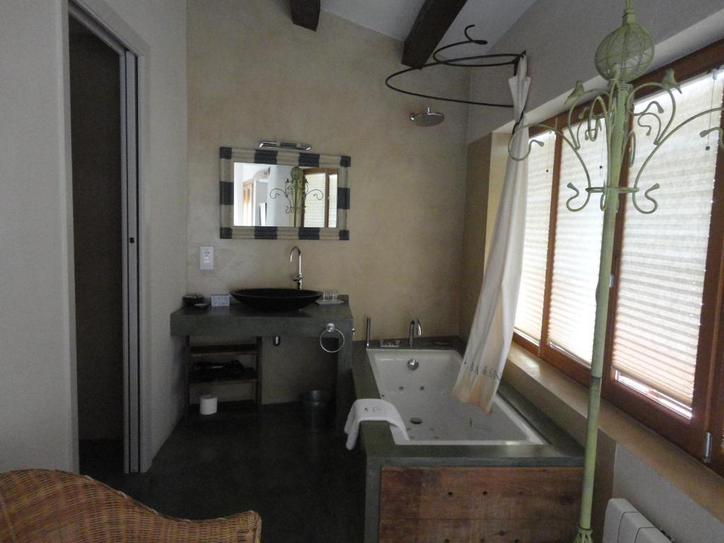 Hotel Rural Cal Torner Adults Only Guiamets 객실 사진