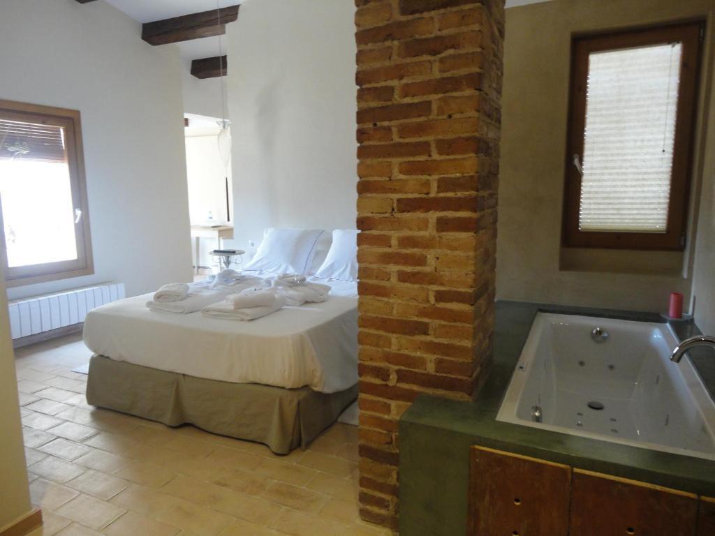 Hotel Rural Cal Torner Adults Only Guiamets 객실 사진